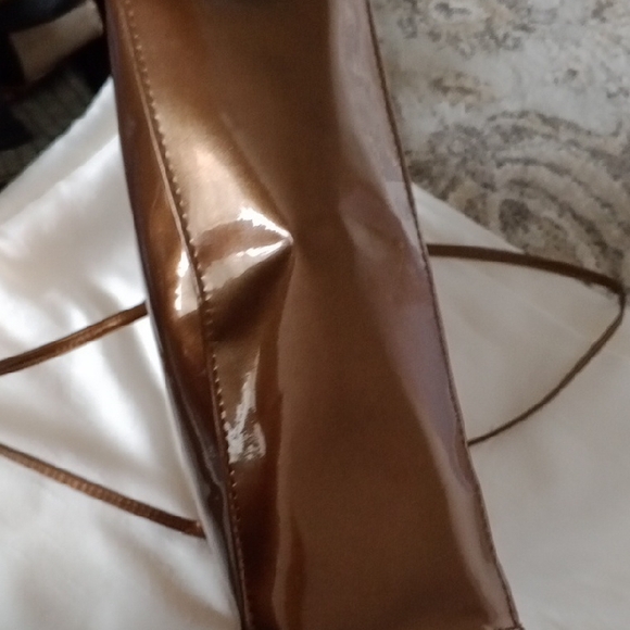 Vintage,Elegant Brown Tote Bag with Versatile Style - Picture 7 of 12